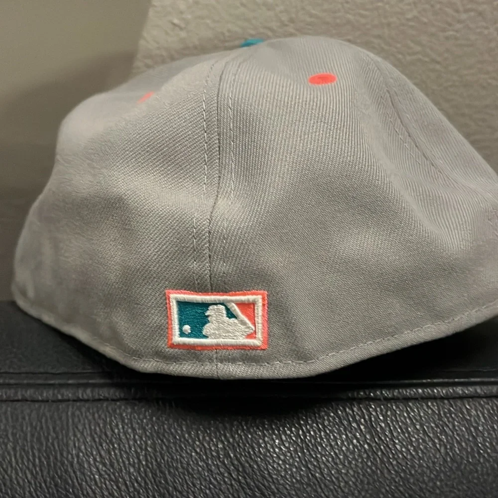 LA Dodgers (South Beach Colorway) New Era Fitted Size 7.5 Baseball Cap - Picture 3 of 4